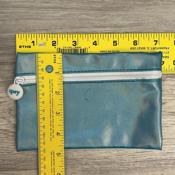 Ipsy Blue Glam Bag Approximately 5” X 7” Zip Makeup / Cosmetics Bag - Picture 6 of 6